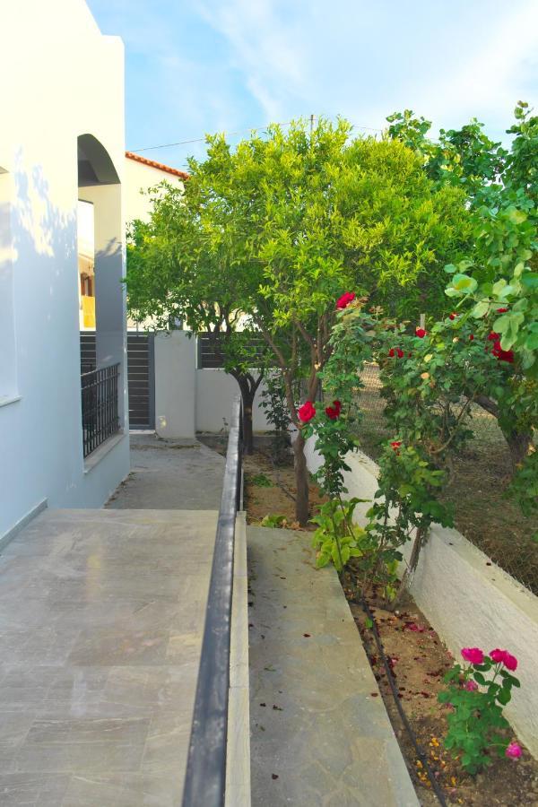 Giovana'S Pool House Aegina Esterno foto